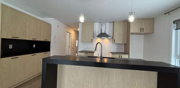 Appartement 4 1/2 rez-de-chaussée lumineux - Photo 2