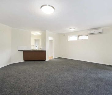 Renovated Comfort in Central Blackburn - Photo 2