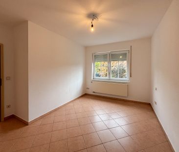 Gepflegte 2-Zimmer-Einliegerwohnung mit separaten Eingang - in ruhi... - Photo 1