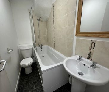 Room in a Shared House, Frederick Grove, NG7 - Photo 1