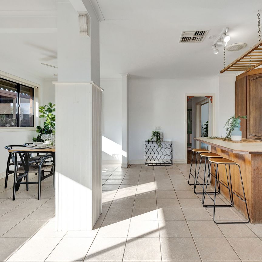 Family Home in Craigieburn - Photo 1