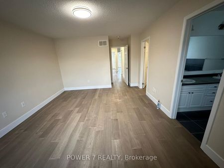 For Lease - 123 Major Crescent, Aurora, Ontario - Photo 2