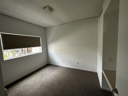 Executive 3-bedroom, 2-bathroom unit in the heart of Mooloolaba - Photo 2