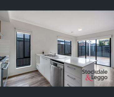 3 Carnsew Street, Kalkallo, Vic 3064 - Photo 6