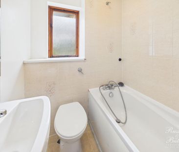 2 bedroom end of terrace house to rent - Photo 5