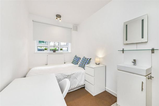 4 bedroom flat to rent - Photo 1