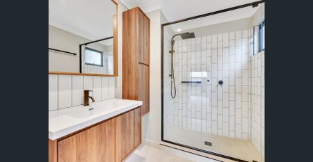 Modern Living in the Heart of Helensvale - Photo 2