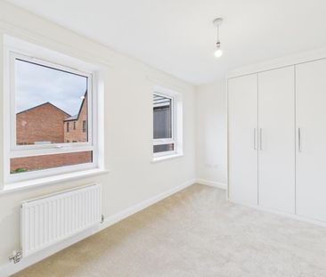 Laurie Close, Yate, Bristol - Photo 3