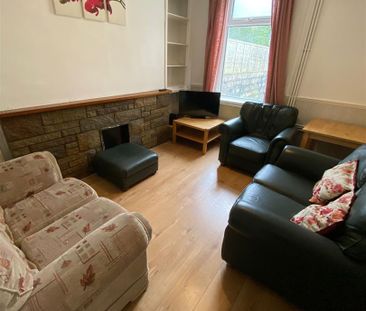 Room For Rent Meadow Street, Pontypridd - Photo 1