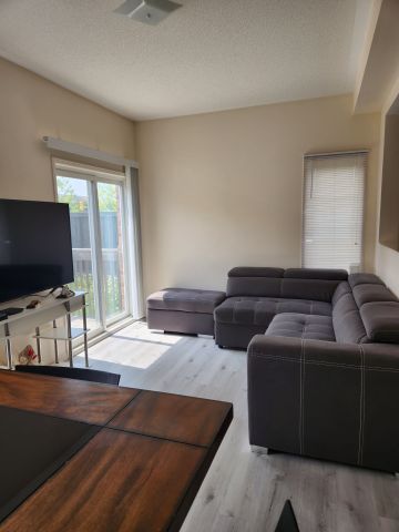 For Lease - 680 Courtney Valley Road Unit# Upper, Mississauga, Ontario - Photo 2