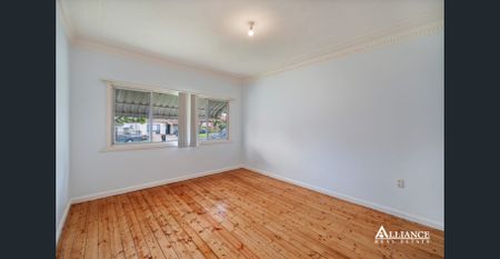 Prime Location - Photo 3