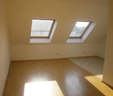 TOLLE 2-Zi. SINGLE-Wohnung im DG mit Lift und Fußbodenheizung! - Photo 4