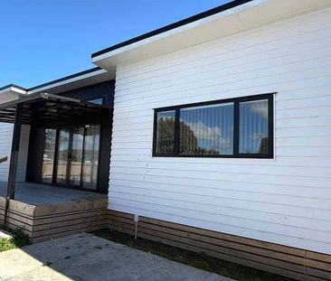 4-BEDROOM HOUSE | MANUREWA - Photo 4