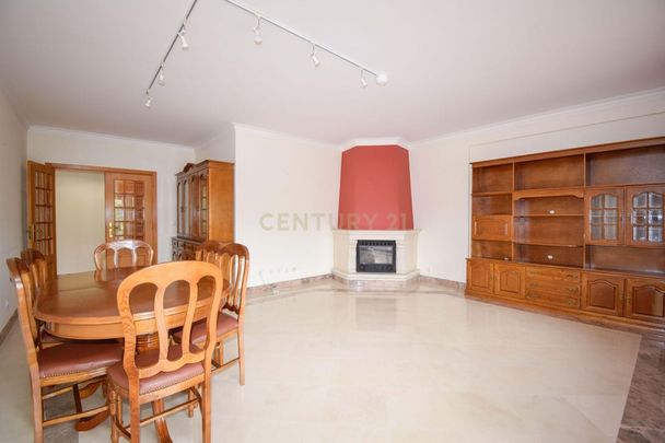 2670-525 Loures, Portugal, Loures, Lisbon 2670 - Photo 1