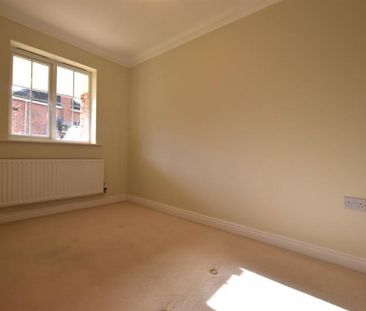 5 Bedroom Detached To Let - Photo 4