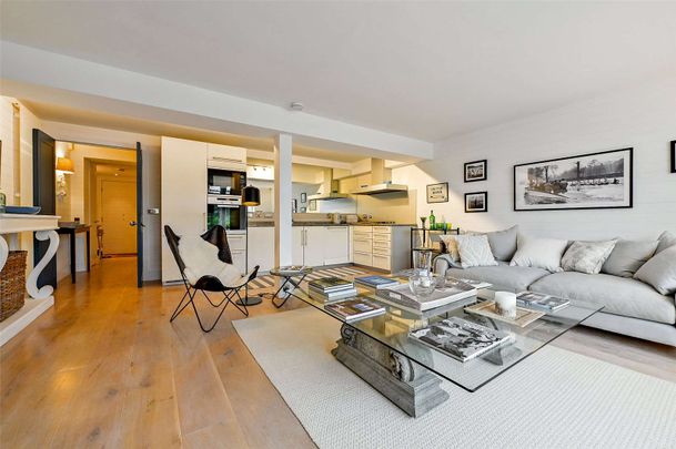 Superb apartment with wonderful views of the River Thames available for Short Let - Photo 1