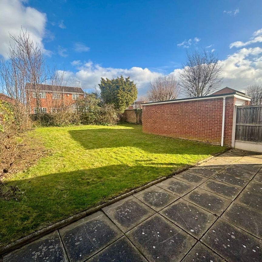 Three Bedroom Bungalow - Photo 1