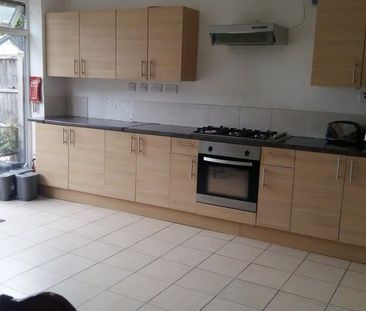 Room in a Shared House, Eastcote Lane, HA2 - Photo 6