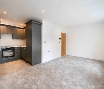 2 bedroom maisonette to rent - Photo 2