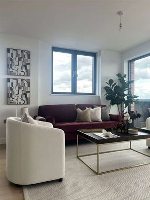 New furnished two bed flat in Nine Elms - Photo 1