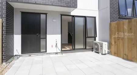 Glen Eden, 2 bedrooms, $600pw - 13 Tokai Place - Photo 2