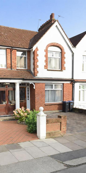 4 bedroom terraced house to rent - Photo 1