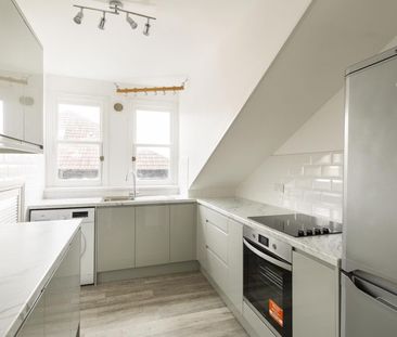 2 Bed Flat - Photo 2