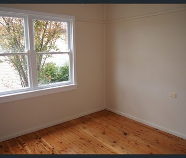 Three Bedroom Home with Stunning Views - Photo 2