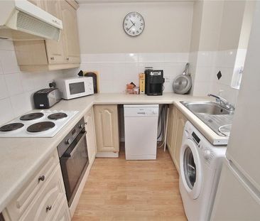 Alexandra Gardens, Woking, Surrey, GU21 - Photo 2