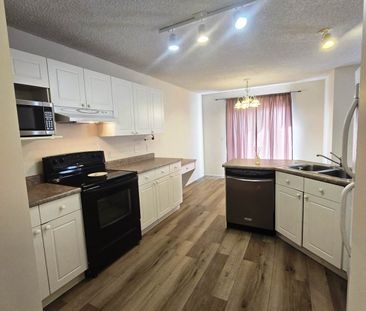 GREAT 3 BED, 4 BATH, 2 STOREY SINGLE FAMILY HOME W/ A DBL ATTACHED ... - Photo 6