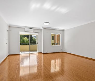 Two Bedroom Apartment in Ideal Location - Photo 2