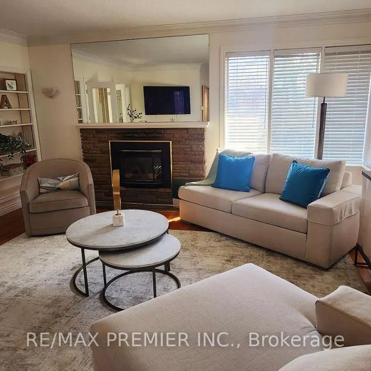 11 NORTHOLT COURT - Photo 1