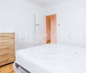 2 Bedroom, 1 bath, 1 reception Flat - Photo 3