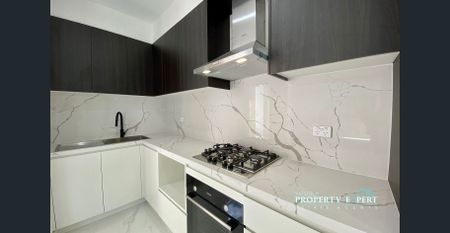 2 Bedrooms Granny flat in the Gables - Photo 2