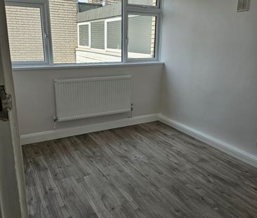 2 Bed Flat, Irvin Point, N3 - Photo 6
