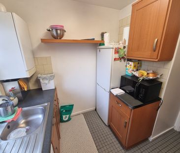 2 Bed Flat, Plummer Court, SE13 - Photo 5