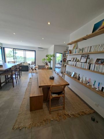 Location Maison 6 pièces 145m² NIMES 30000 - Photo 3