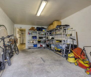 Gelijkvloers appartement met 2 slaapkamers, tuin & garage. - Photo 6