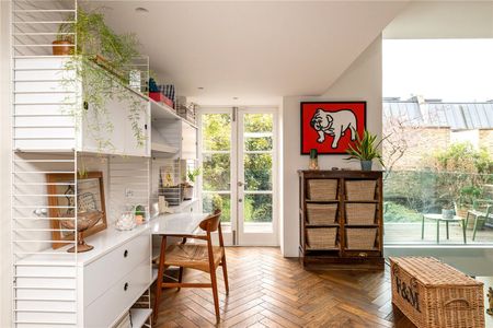 Lancaster Road, W11 - Photo 3