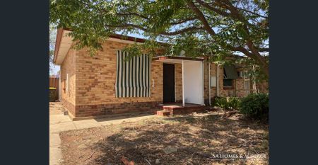 Neat, tidy and close to everything! - Photo 5