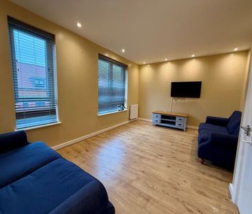 4 Bedroom Terraced To Let - Photo 5