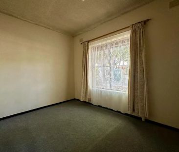 Lower level 2 bedroom unit in Norwood!! - Photo 6