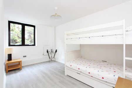 Tavistock Crescent, North Kensington, W11, London - Photo 3