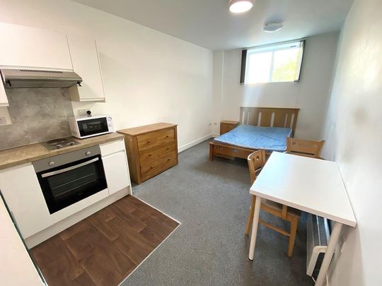 Studio to rent - Photo 1