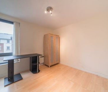 2 Bed Flat, Base, S1 - Photo 2