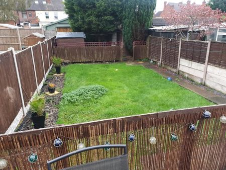 3 bedroom semi-detached house to rent - Photo 5