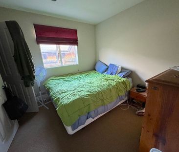 A home with great street appeal and comfort inside - Photo 3