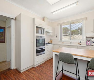 Charming character home, children & pet friendly yard! - Photo 6