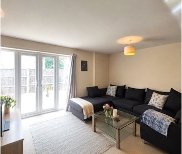 Meadow Road, Farnborough, Hampshire, GU14 - Photo 1