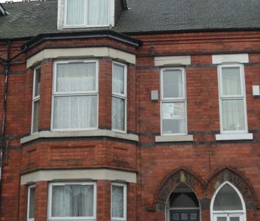 6 Bed Terraced House, Henry Road, NG7 - Photo 1